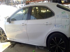 2018 TOYOTA CAMRY, WHITE, SE MODEL, 2.5L, AT,   Z26459